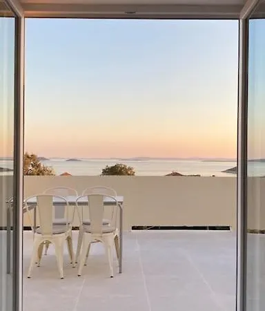 Apartment Big Studio With Beautiful Seaview Pakostane